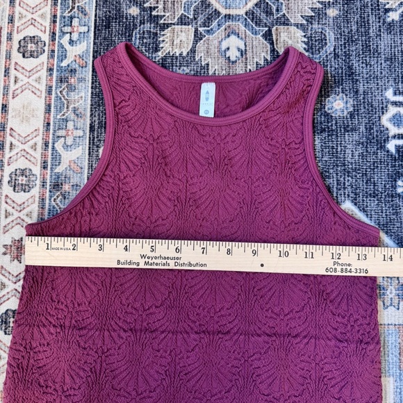 Fornia Women's Floral High Neck Crop Stretchy Tank Top Purple Size Medium/Large - Picture 9 of 10